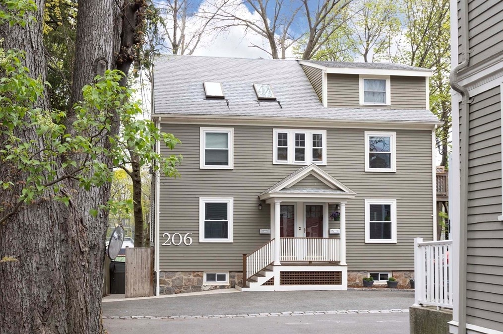 206 Aspinwall Ave, Brookline MA  02446-6960 exterior