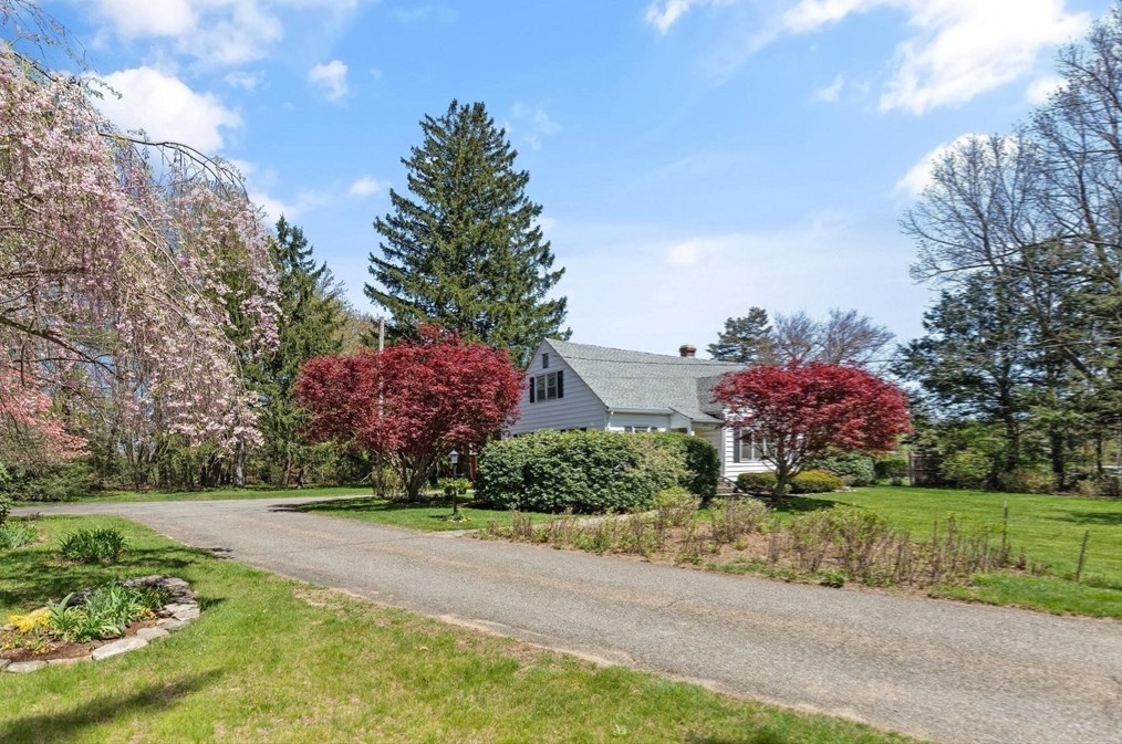 342 Bullard St, Holden MA 01520-2128 exterior