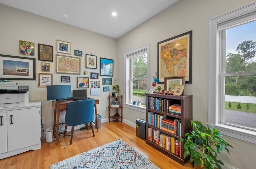 7 Douglas Ave, Burlington MA  exterior