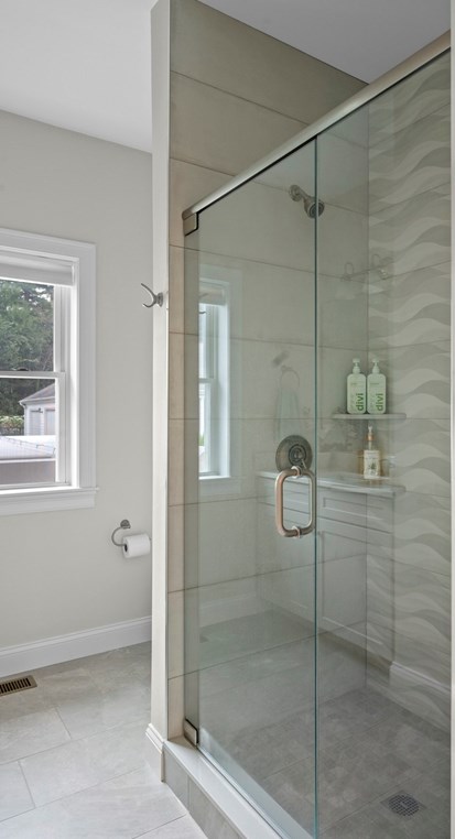 7 Douglas Ave, Burlington MA  exterior