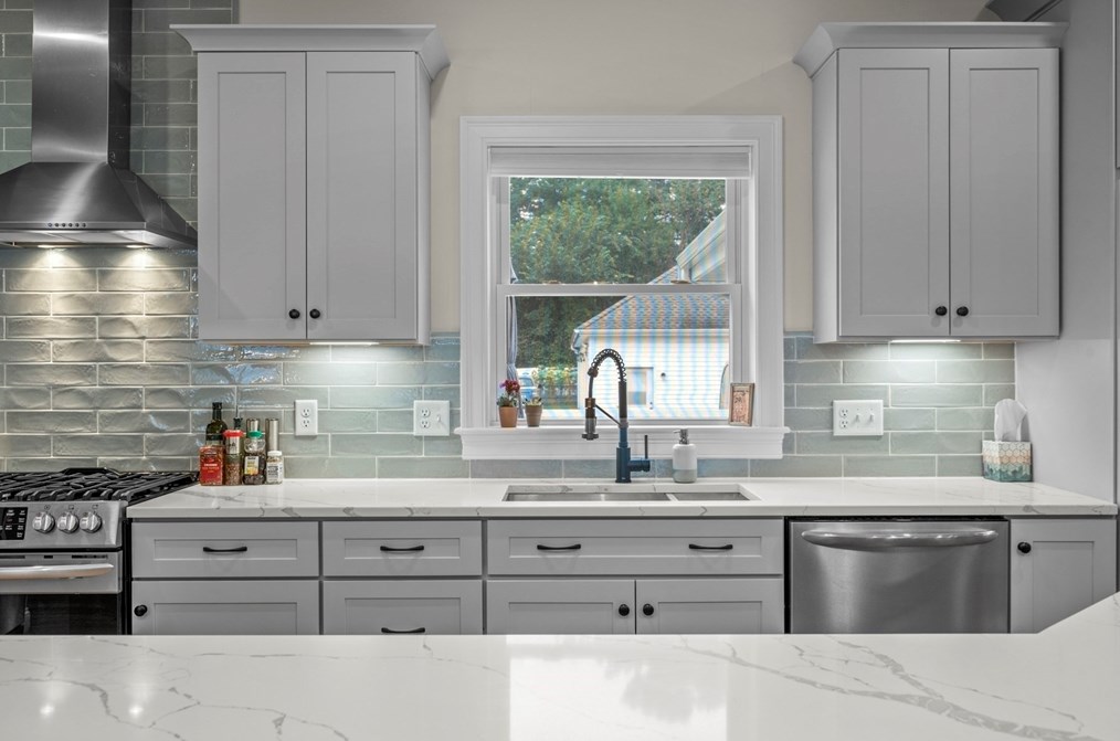 7 Douglas Ave, Burlington MA  exterior