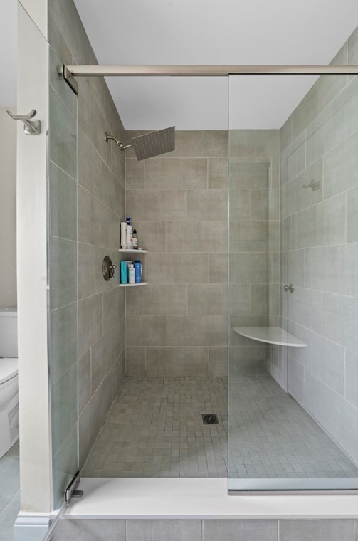 7 Douglas Ave, Burlington MA  exterior