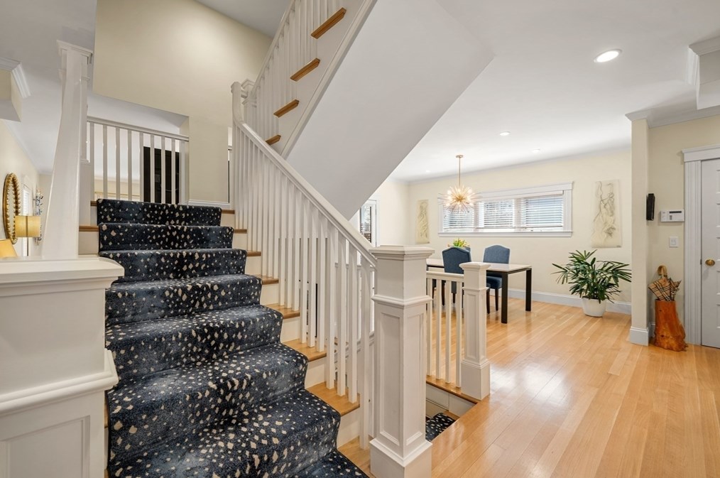 76 Fuller St, Newton MA 02465-2811 exterior