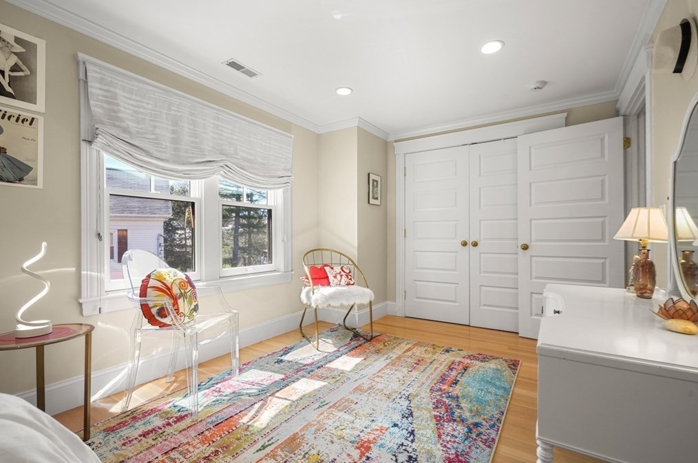 76 Fuller St, Newton MA 02465-2811 exterior