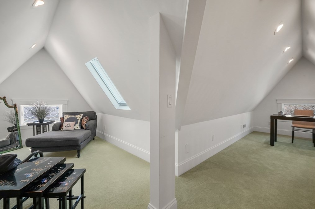 76 Fuller St, Newton MA 02465-2811 exterior