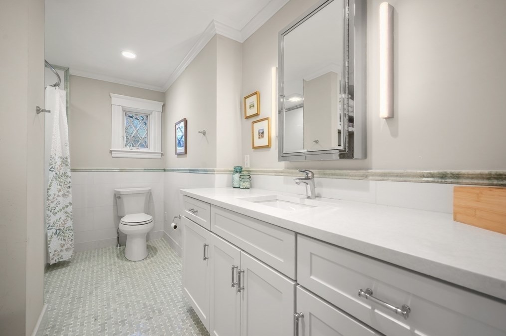 76 Fuller St, Newton MA 02465-2811 exterior