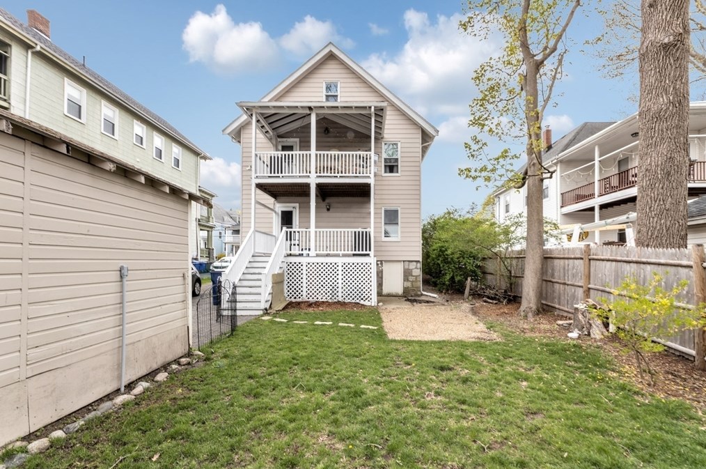 79 Hewlett St, Boston MA exterior