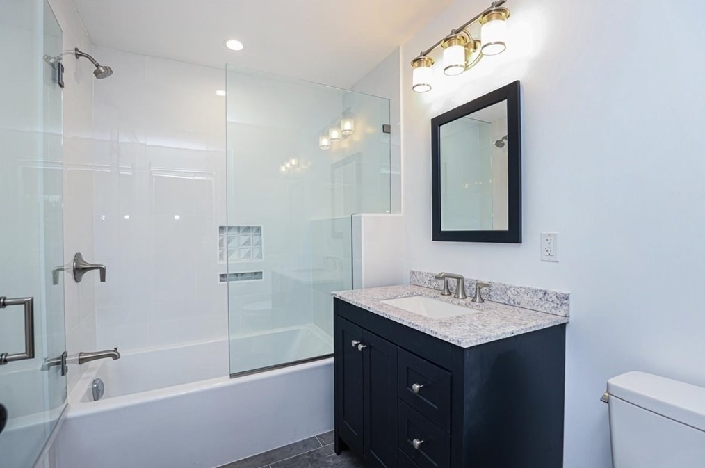 113 Hunnewell St, Needham MA 02494-1809 exterior