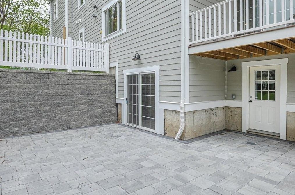 113 Hunnewell St, Needham MA 02494-1809 exterior