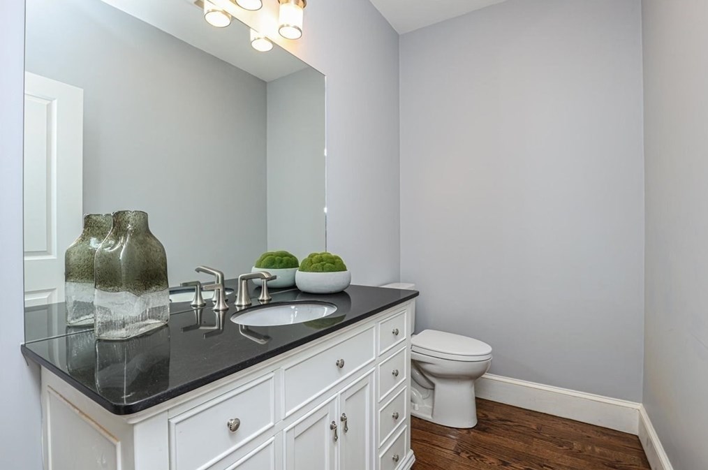 113 Hunnewell St, Needham MA 02494-1809 exterior