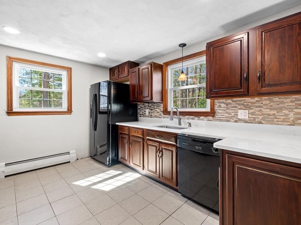 500 St, West Bridgewater MA 02379-1833 exterior