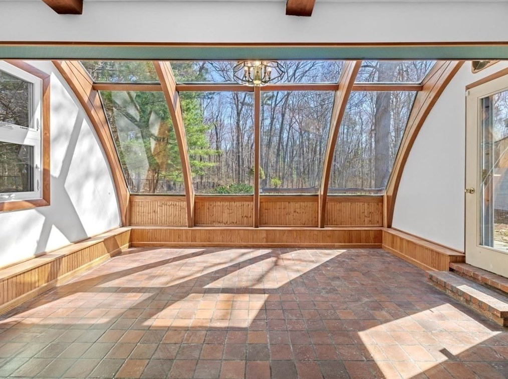 500 St, West Bridgewater MA 02379-1833 exterior