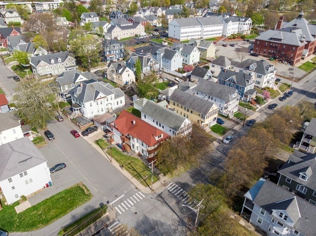 416 High St, Lowell MA 01852-3614 exterior