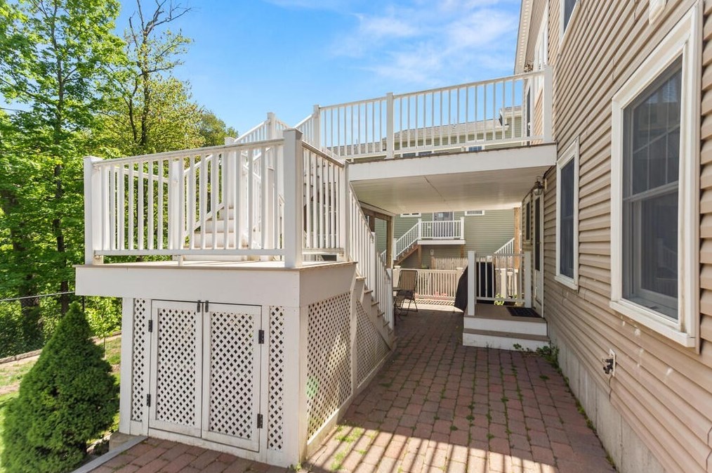 296 College Farm Rd, Waltham MA 02451-3148 exterior