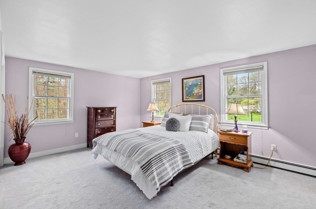 14 Camelot Dr, Hingham MA 02043-4866 exterior