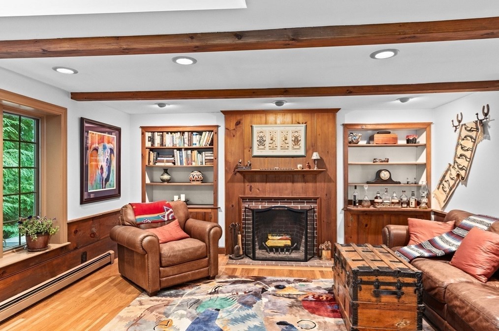 14 Camelot Dr, Hingham MA 02043-4866 exterior