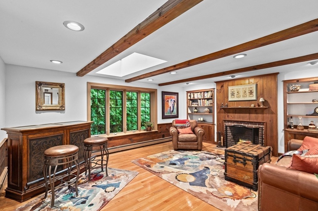 14 Camelot Dr, Hingham MA 02043-4866 exterior