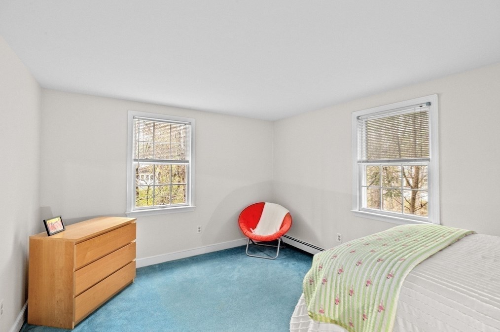 14 Camelot Dr, Hingham MA 02043-4866 exterior