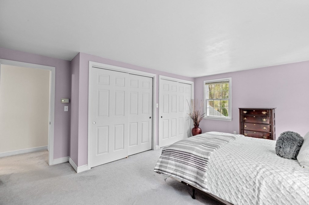 14 Camelot Dr, Hingham MA 02043-4866 exterior