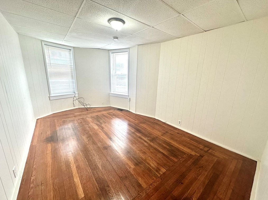 1060 Chicopee St, Chicopee MA 01013-2994 exterior