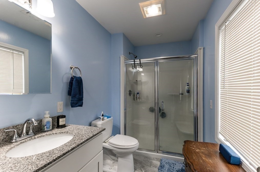 109 Pilot Dr, Fall River MA 02726-5907 exterior