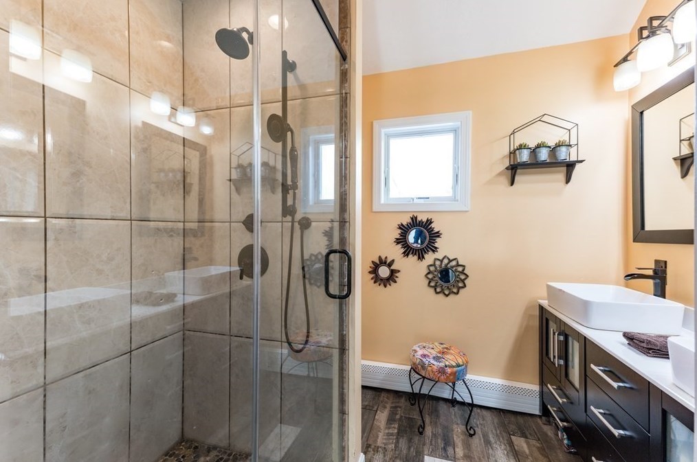 109 Pilot Dr, Fall River MA 02726-5907 exterior