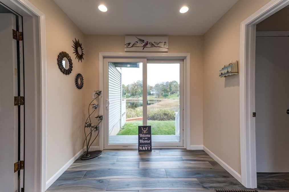 109 Pilot Dr, Fall River MA 02726-5907 exterior