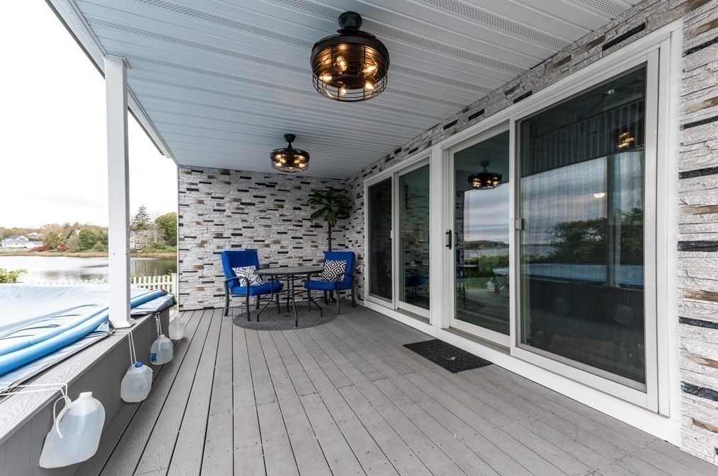 109 Pilot Dr, Fall River MA 02726-5907 exterior