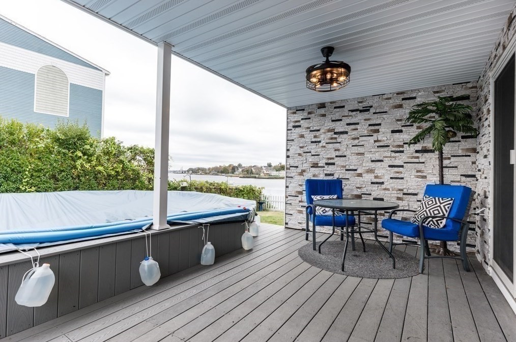 109 Pilot Dr, Fall River MA 02726-5907 exterior