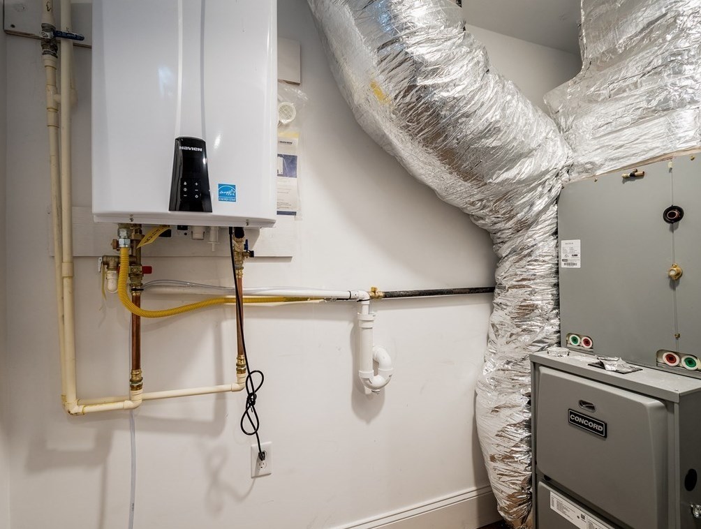 45 L St, Boston MA exterior