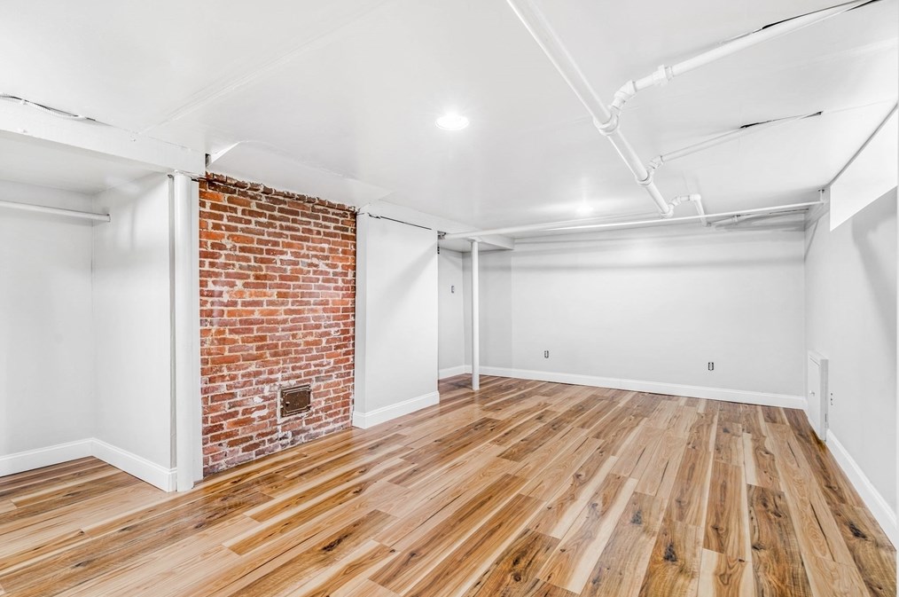 16 Howard St, Lynn MA  01902-3008 exterior