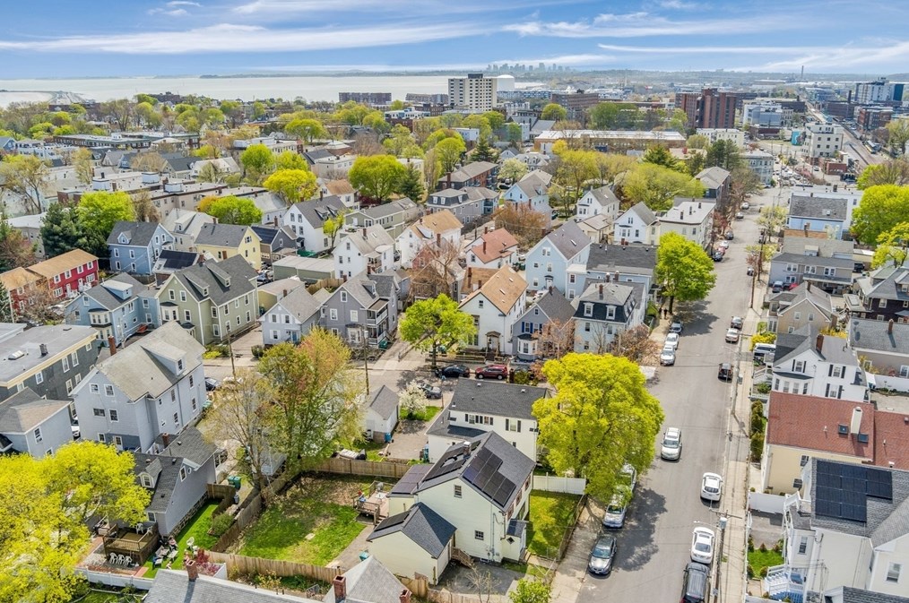 16 Howard St, Lynn MA  01902-3008 exterior