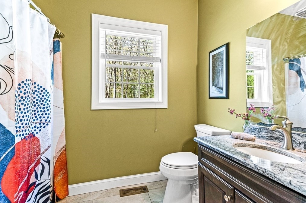 96 Clement Rd, Dracut MA 01826 exterior