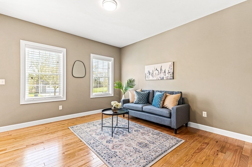 96 Clement Rd, Dracut MA 01826 exterior