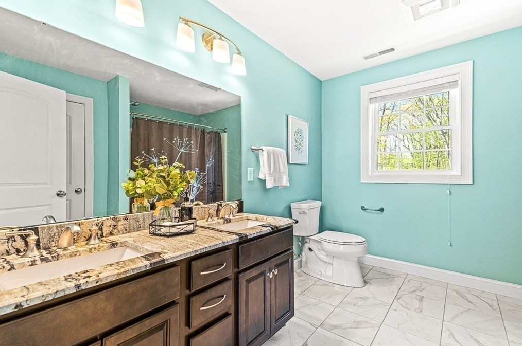 96 Clement Rd, Dracut MA 01826 exterior