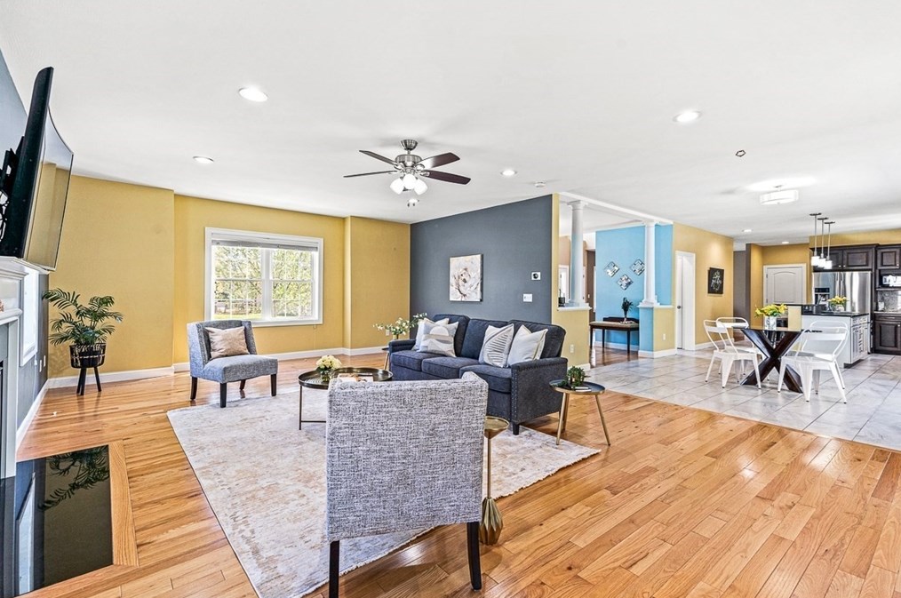 96 Clement Rd, Dracut MA 01826 exterior