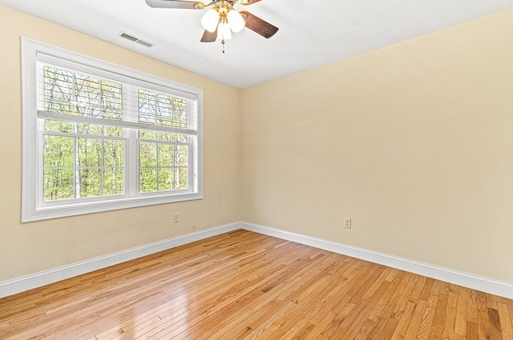 96 Clement Rd, Dracut MA 01826 exterior