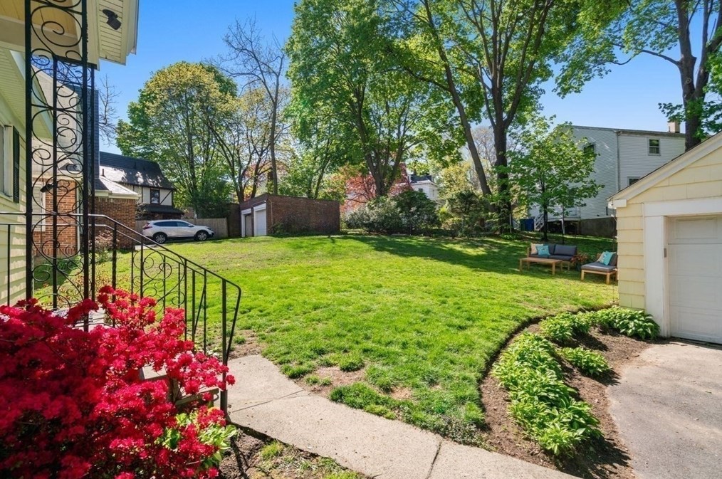 70 Vernon St, Newton MA 02458-2046 exterior