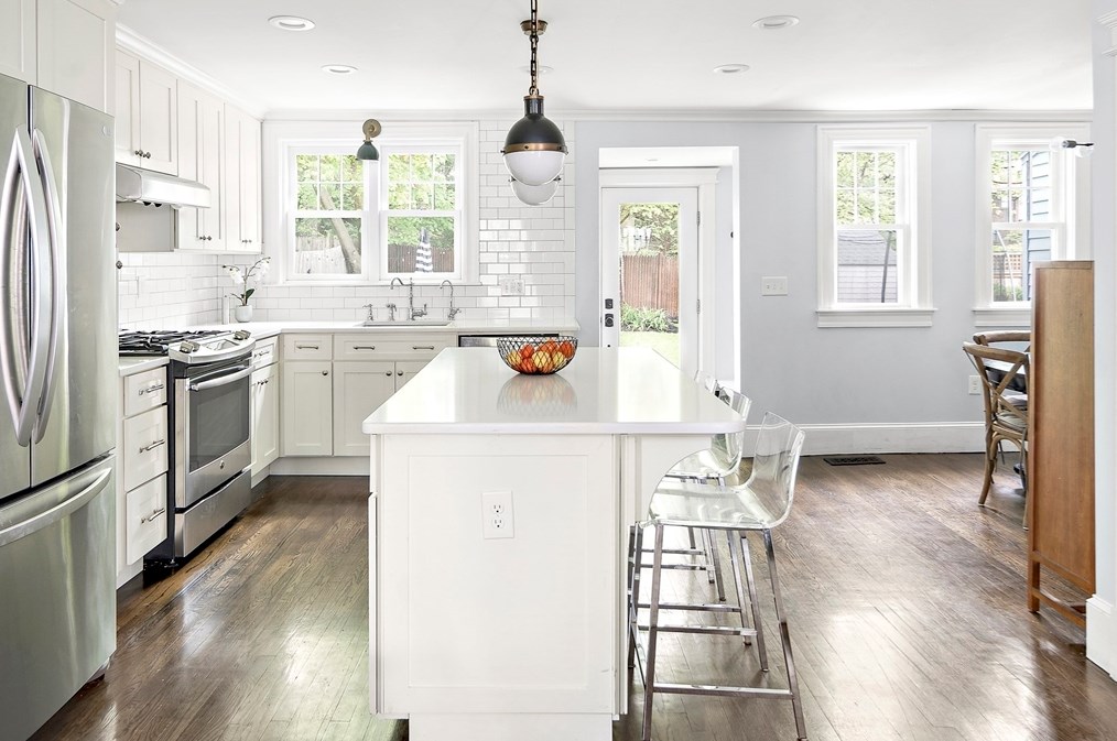 53 Thomas St, Belmont MA  02478-2438 exterior