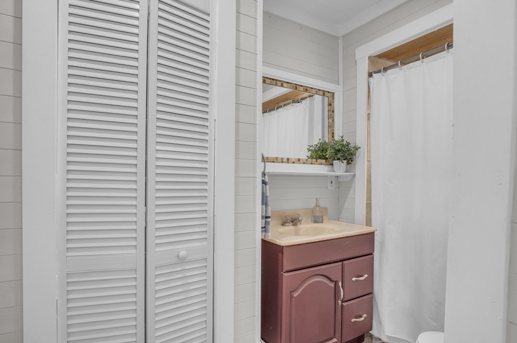 51 Goodale St, Haverhill MA 01830-4209 exterior