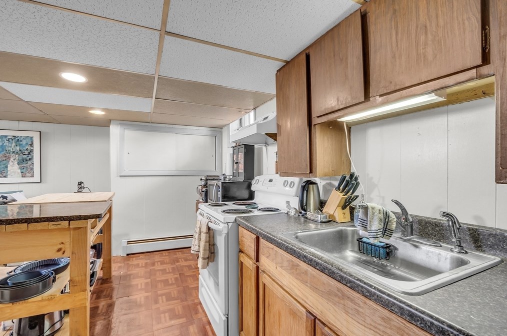 51 Goodale St, Haverhill MA 01830-4209 exterior