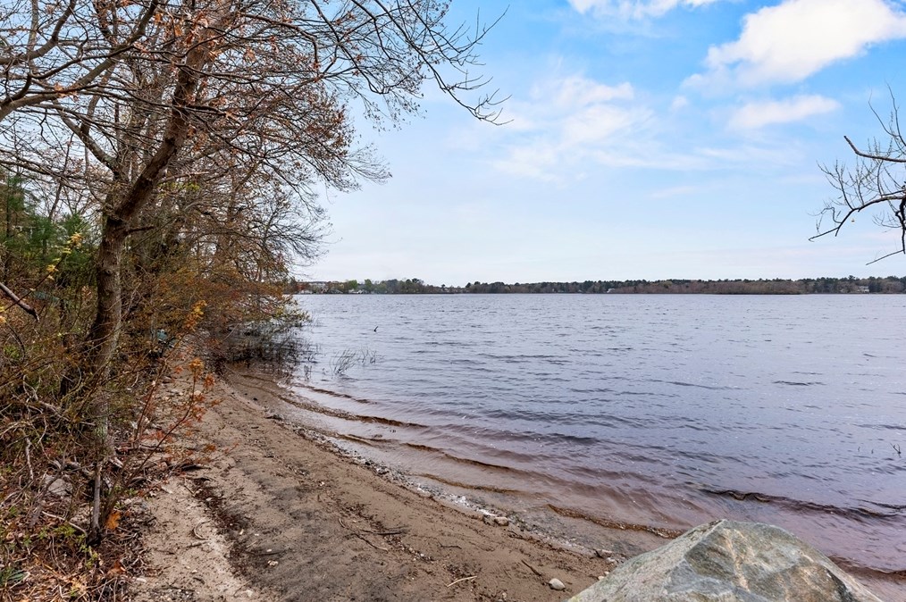 163 Lakeside Dr, East Bridgewater MA 02324-1019 exterior