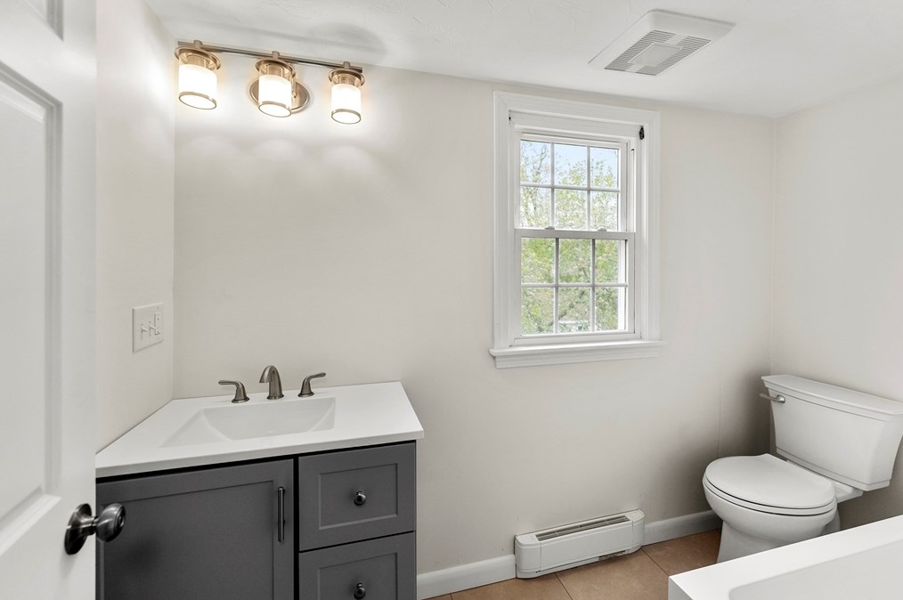 163 Lakeside Dr, East Bridgewater MA 02324-1019 exterior