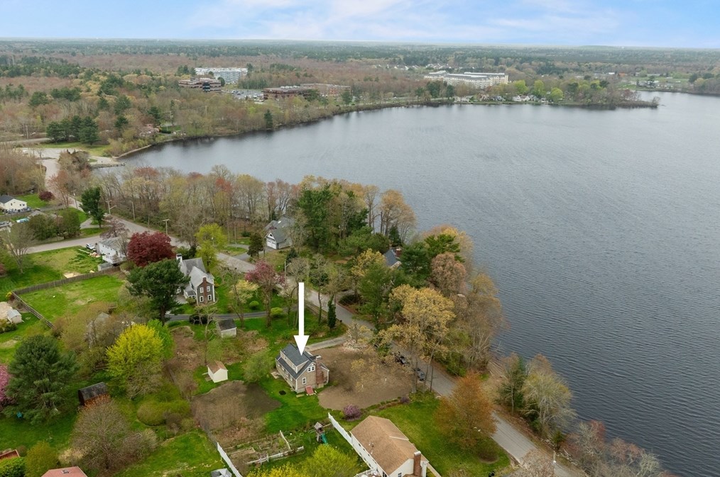 163 Lakeside Dr, East Bridgewater MA 02324-1019 exterior