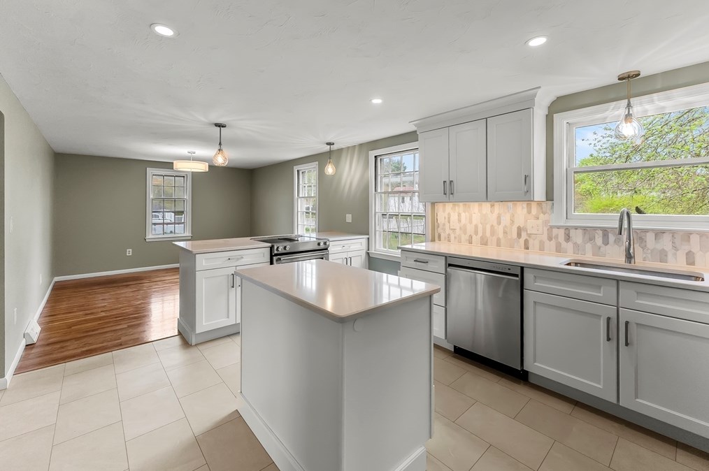 163 Lakeside Dr, East Bridgewater MA 02324-1019 exterior