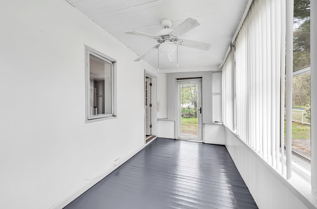 214 Parkerview St, Springfield MA  01129-1328 exterior