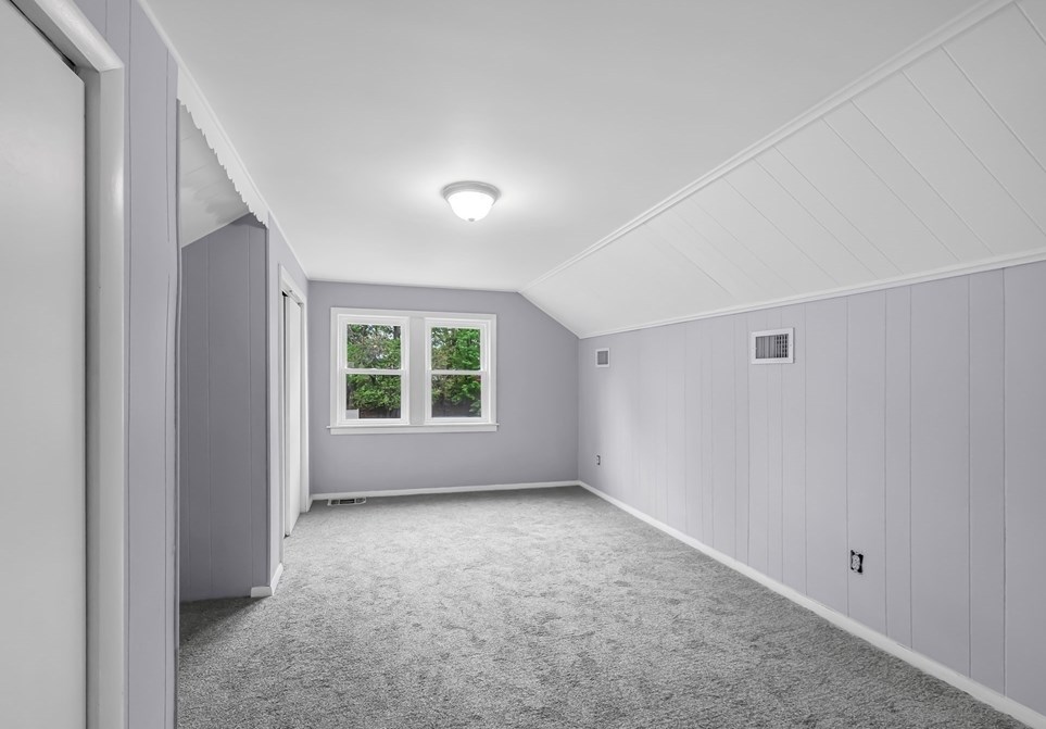 214 Parkerview St, Springfield MA  01129-1328 exterior