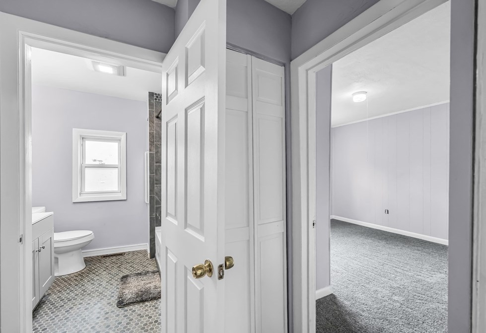 214 Parkerview St, Springfield MA  01129-1328 exterior