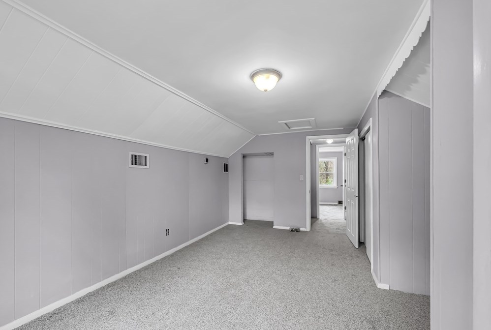 214 Parkerview St, Springfield MA  01129-1328 exterior