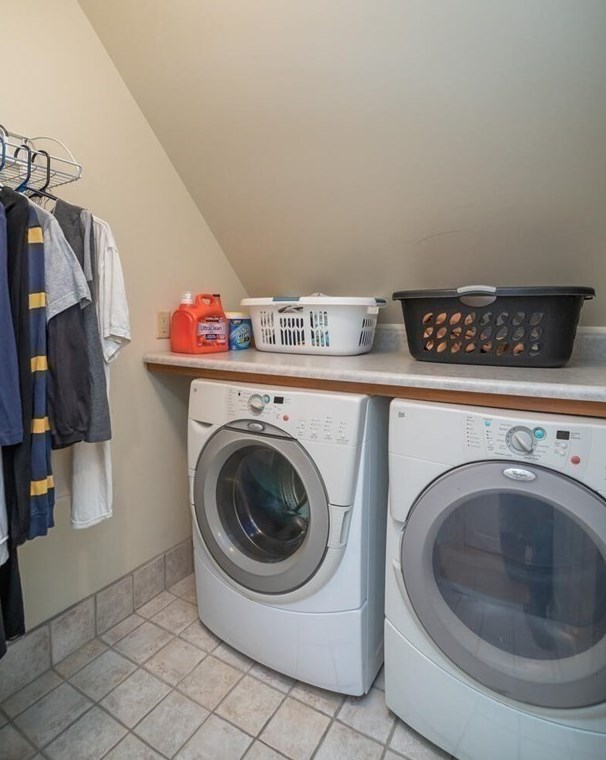 51 Hop Brk Rd, Amherst MA 01002-2771 exterior